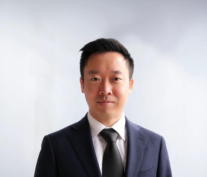 Headshot of Raymond Hu, Vice-President, Finance, Operations, at Amica.