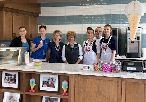 Ice Cream Parlour in Stoney Creek Ontario at Amica Senior Lifestyles