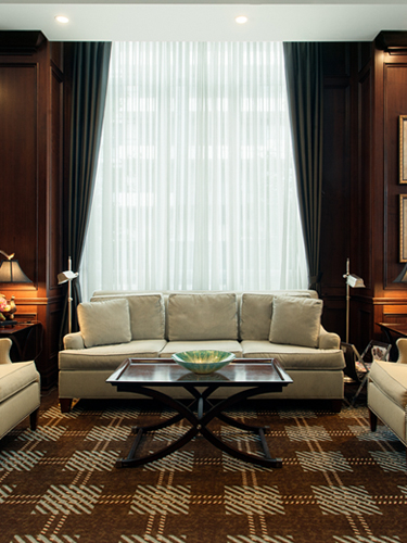 Sitting area at Amica Bayview Gardens senior living residence.